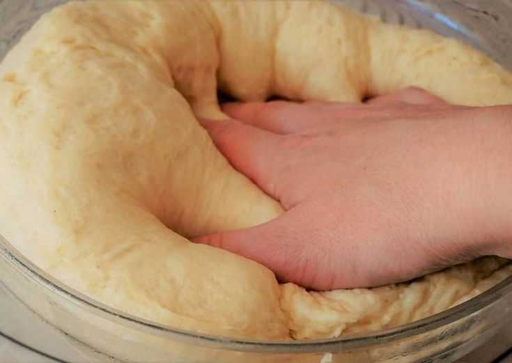 Дрожжевое тесто для пирожков в духовке и на сковороде — очень вкусное и воздушное как пух