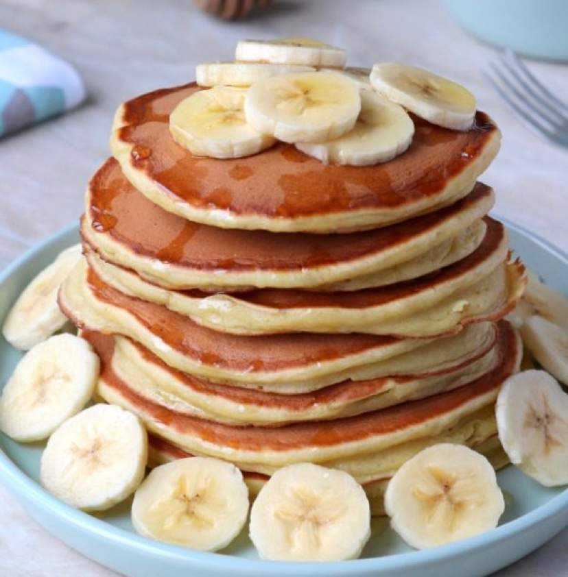 Блинчики с бананом: 9 рецептов к завтраку