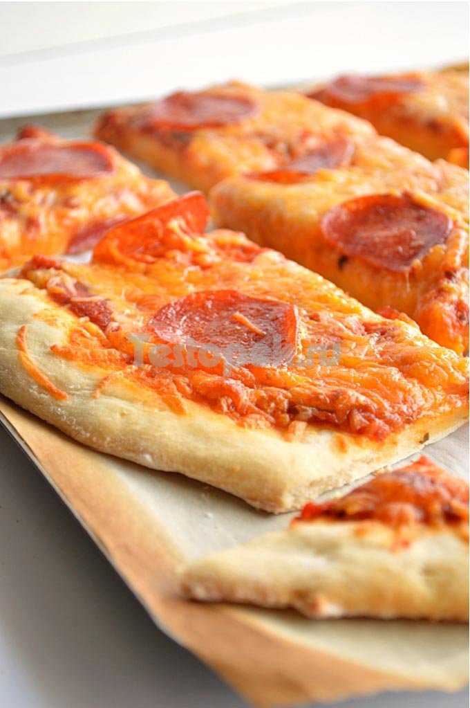 Рецепты универсального теста для пиццы на молоке и на дрожжах, – станут залогом аппетитного и вкусного блюда!