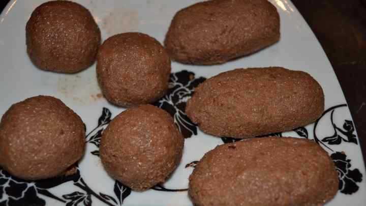 Классические пирожные картошка из печенья со сгущенкой рецепт с фото пошагово и видео - 1000.menu
