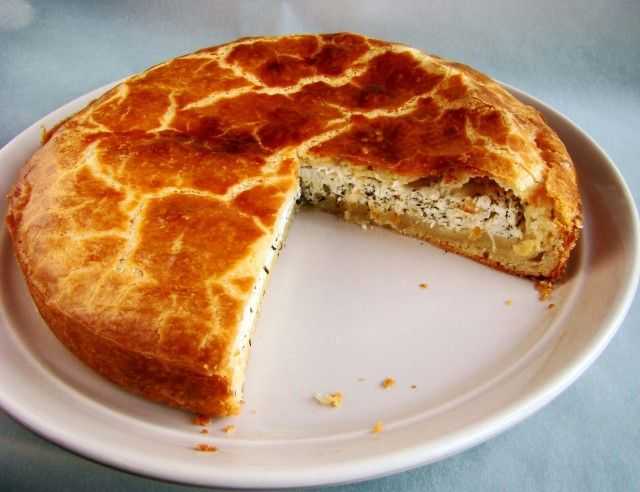 Пирог с творогом и сыром