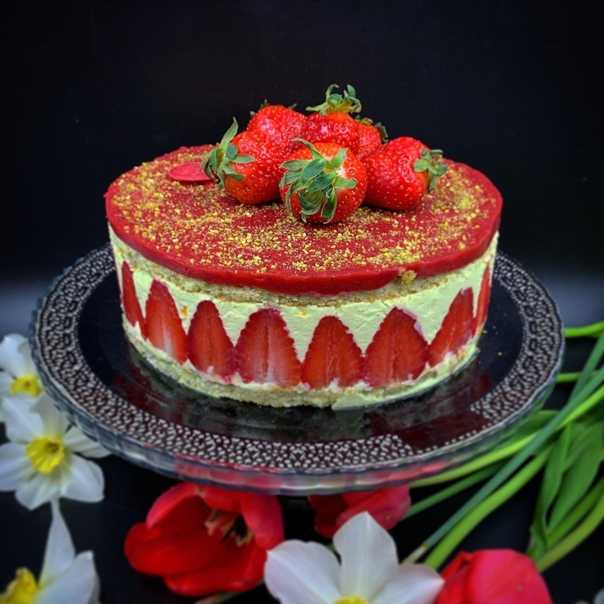 Торт "фрезье" - обязательный гость в клубничный сезон, рецепт с фото