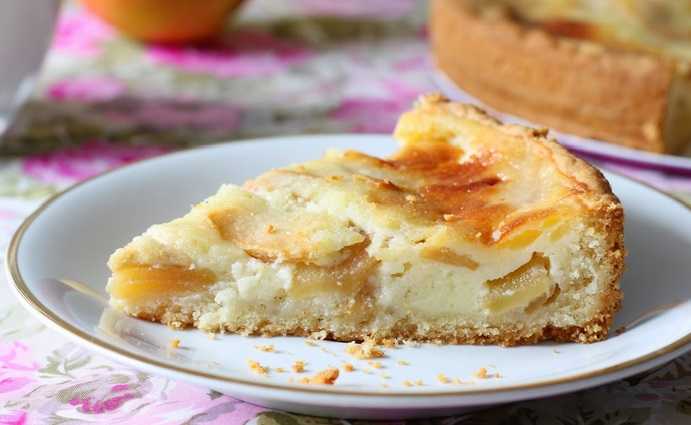 Как приготовить яблочный пирог со сметанной заливкой: поиск по ингредиентам, советы, отзывы, пошаговые фото, подсчет калорий, изменение порций, похожие рецепты
