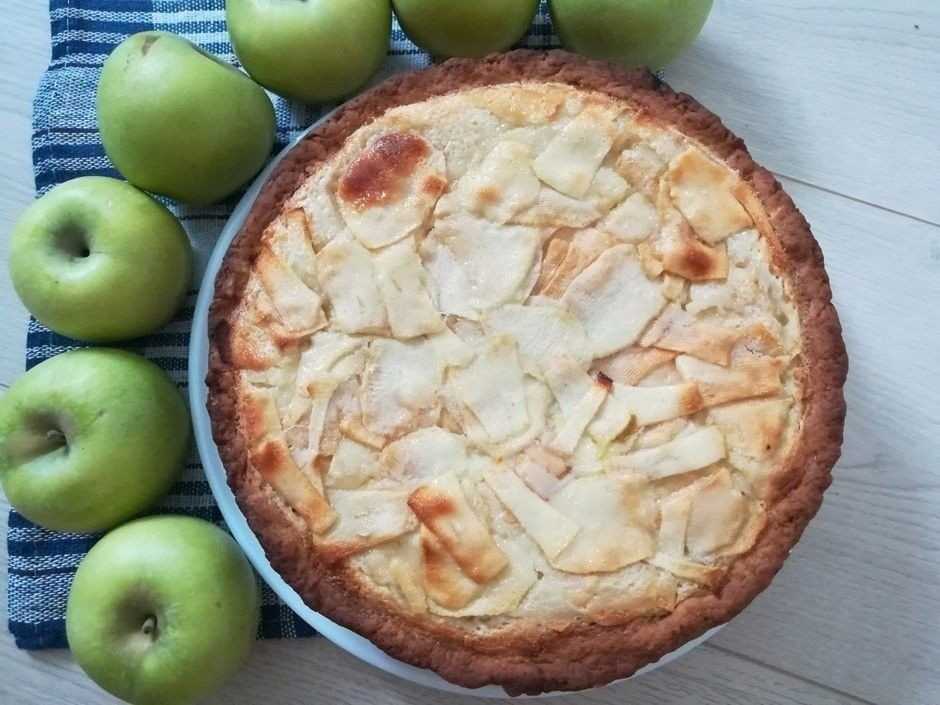 Заливной пирог с яблоками в духовке рецепт с фото пошагово и видео - 1000.menu
