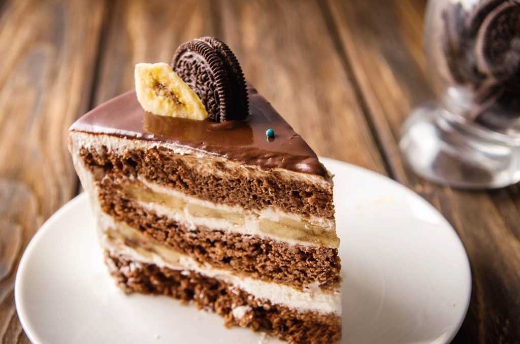 Блинный шоколадный торт: простое и оригинальное блюдо невероятной нежности и вкусноты