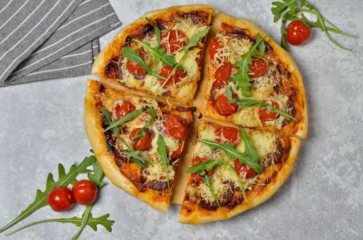 Как сделать пиццу с колбасой салями и сыром: поиск по ингредиентам, советы, отзывы, пошаговые фото, подсчет калорий, удобная печать, изменение порций, похожие рецепты
