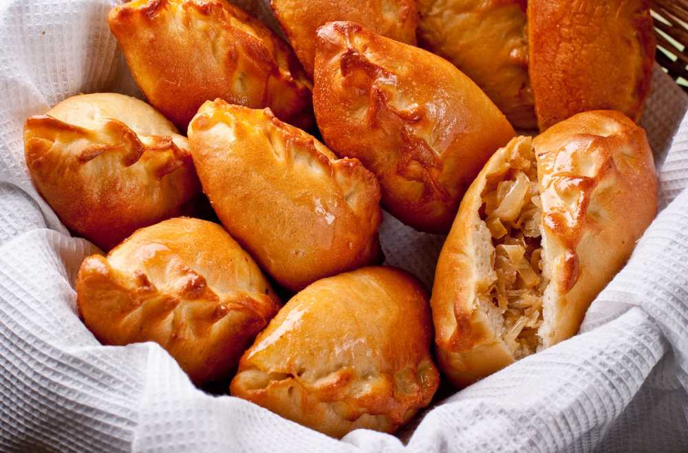 Пирожки с капустно морковной начинкой