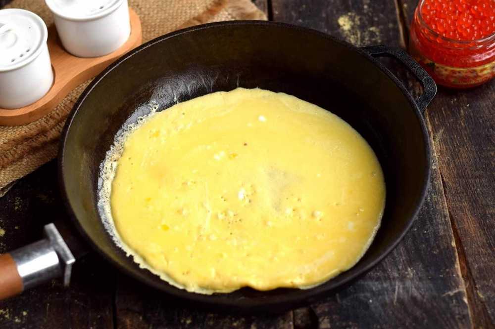 Блины, фаршированные луком и яйцом - 5 самых вкусных рецептов