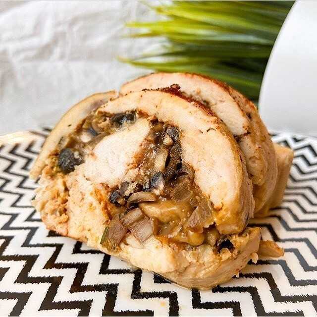 Мясной рулет с яйцом в духовке. рецепт в фольге, рукаве, тесте с луком, сыром, грибами, рисом. пошагово